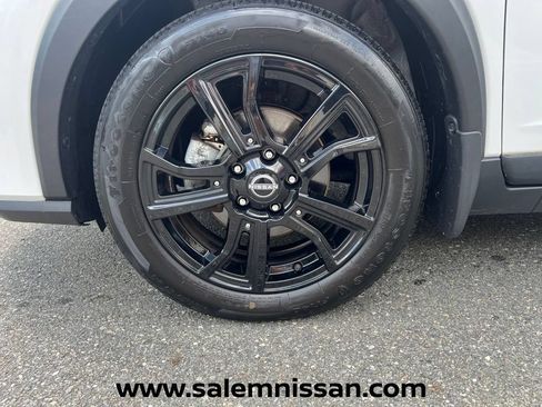 Used 2023 Nissan Kicks SR FWD image 27