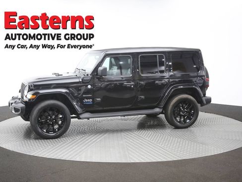 Used 2022 Jeep Wrangler Unlimited Sahara w/ Cold Weather Group AWD/4WD image 59