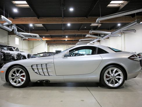 Used 2006 Mercedes-Benz SLR image 10
