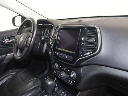 Used 2019 Jeep Cherokee Limited w/ Technology Group AWD/4WD image 38