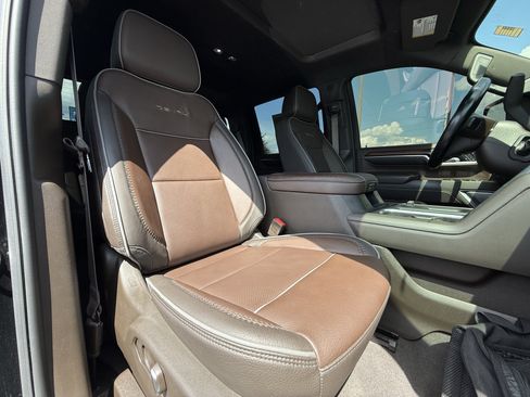 Used 2025 GMC Sierra 3500 Denali AWD/4WD image 33