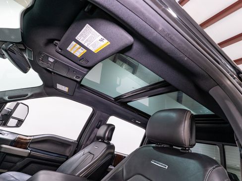 Used 2015 Ford F150 Platinum w/ Equipment Group 701A Luxury image 20