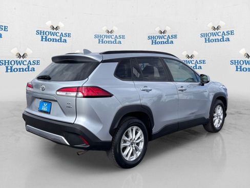 Used 2022 Toyota Corolla Cross LE AWD/4WD image 8
