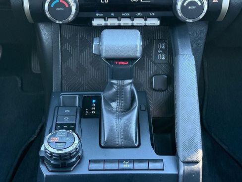 Used 2025 Toyota Tacoma TRD Off-Road AWD/4WD image 26
