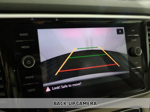 Used 2023 Volkswagen Atlas SE w/ Panoramic Sunroof Package AWD/4WD image 6