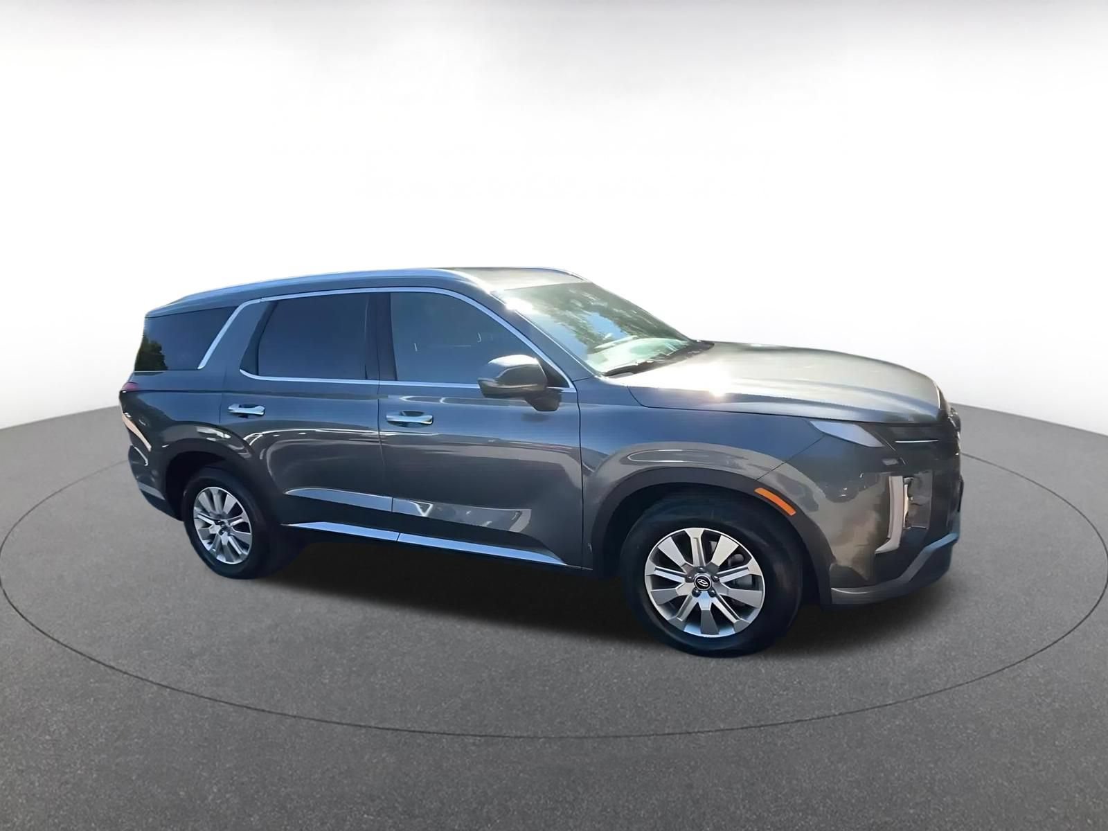 Used 2025 Hyundai Palisade SEL FWD image 2