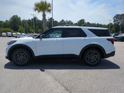 New 2026 Ford Explorer ST-Line RWD image 7