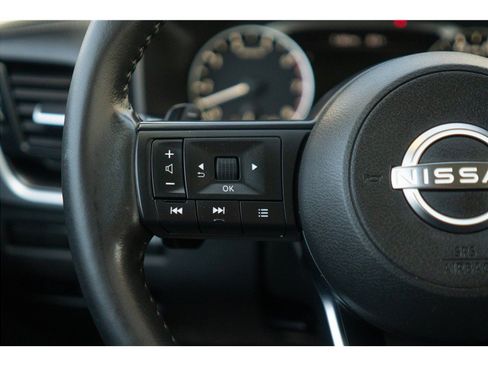 Used 2024 Nissan Rogue SV w/ SV Premium Package FWD image 10