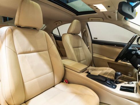 Used 2014 Lexus ES 350 w/ Luxury Package FWD image 15