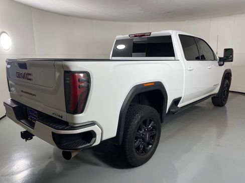 Used 2024 GMC Sierra 2500 AT4 w/ AT4 Premium Plus Package image 8