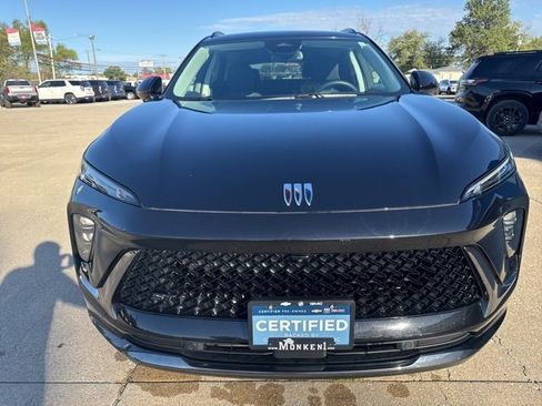 Certified 2025 Buick Envision Sport Touring image 8