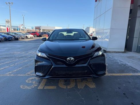 Used 2024 Toyota Camry SE image 2