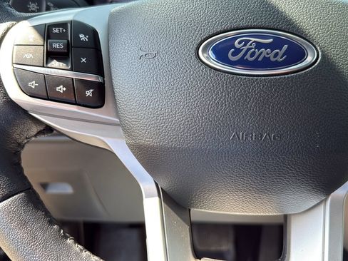 Used 2023 Ford Explorer XLT w/ Equipment Group 202A RWD image 16