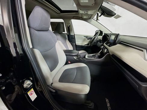 Certified 2019 Toyota RAV4 XLE FWD image 28
