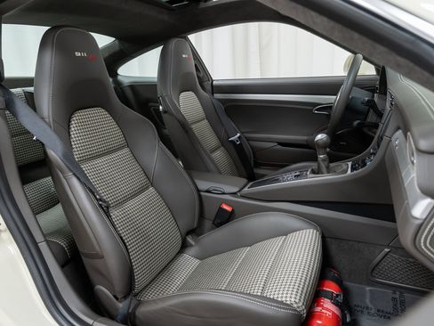 Used 2014 Porsche 911 50th Anniversary Edition RWD image 39