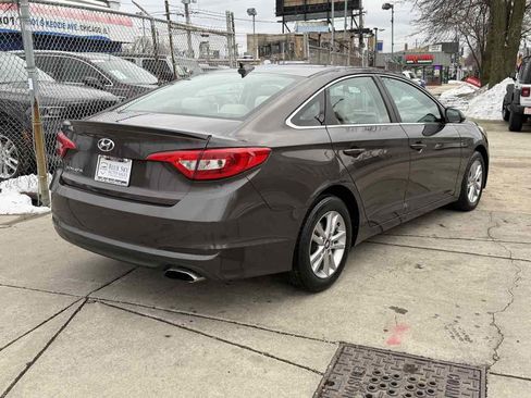 Used 2017 Hyundai Sonata SE image 4