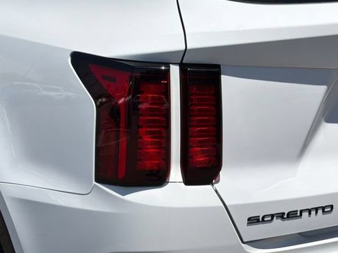 Used 2023 Kia Sorento S w/ Panoramic Sunroof Package FWD image 36