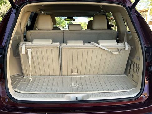 Used 2019 Toyota Highlander XLE image 32