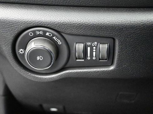 New 2026 Chrysler Pacifica Select image 35