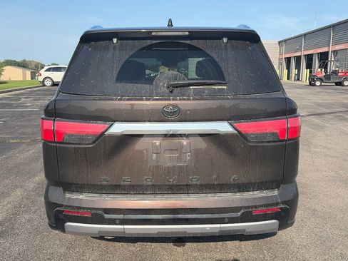 Used 2024 Toyota Sequoia Limited AWD/4WD image 4