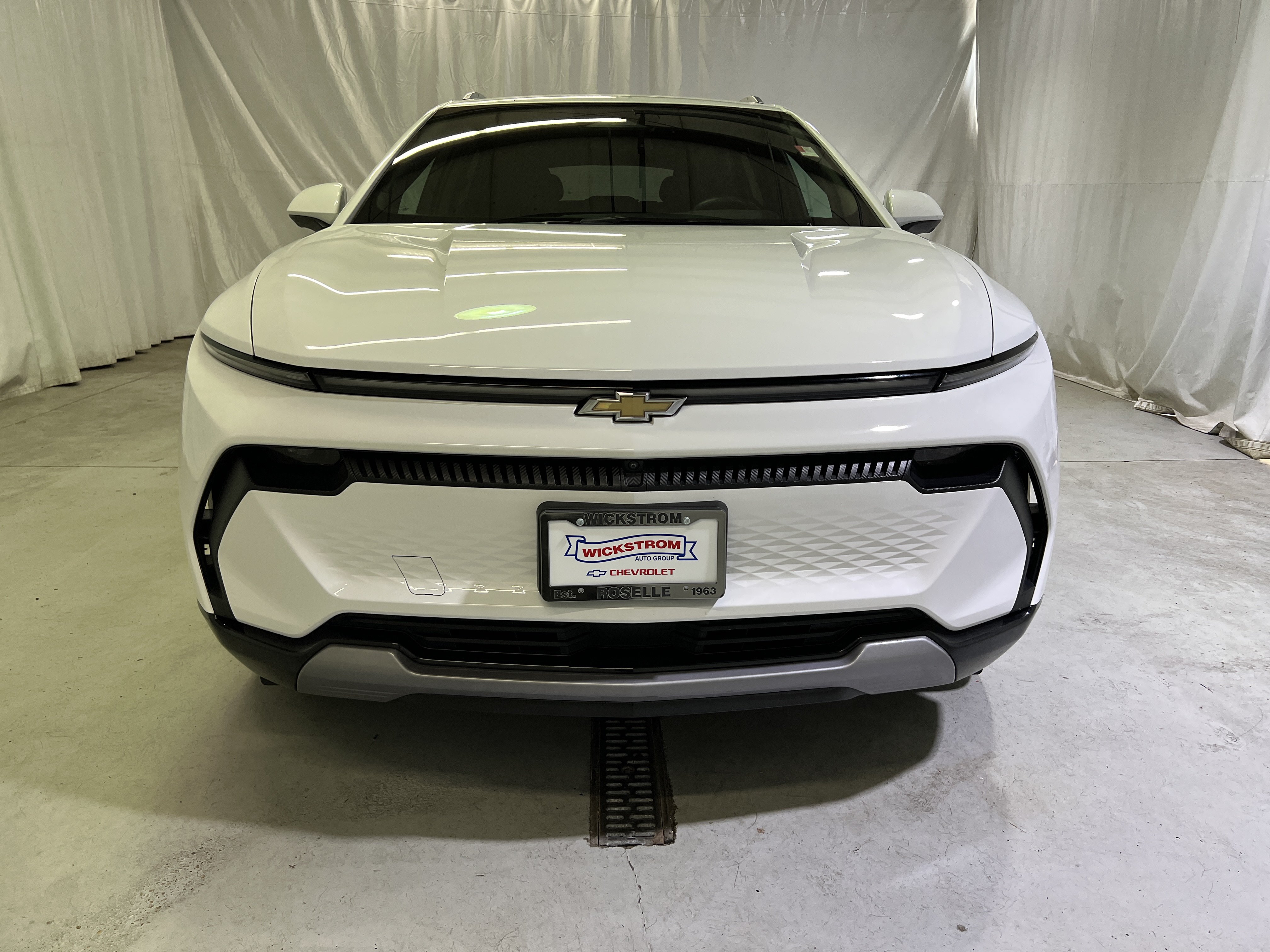 Certified 2024 Chevrolet Equinox EV LT FWD image 3