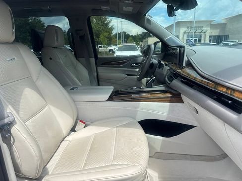 Used 2023 Cadillac Escalade ESV Sport Platinum AWD/4WD image 14