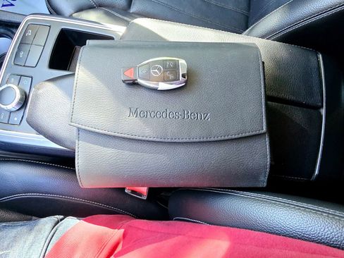 Used 2015 Mercedes-Benz GL 450 4MATIC w/ Lighting Package image 25