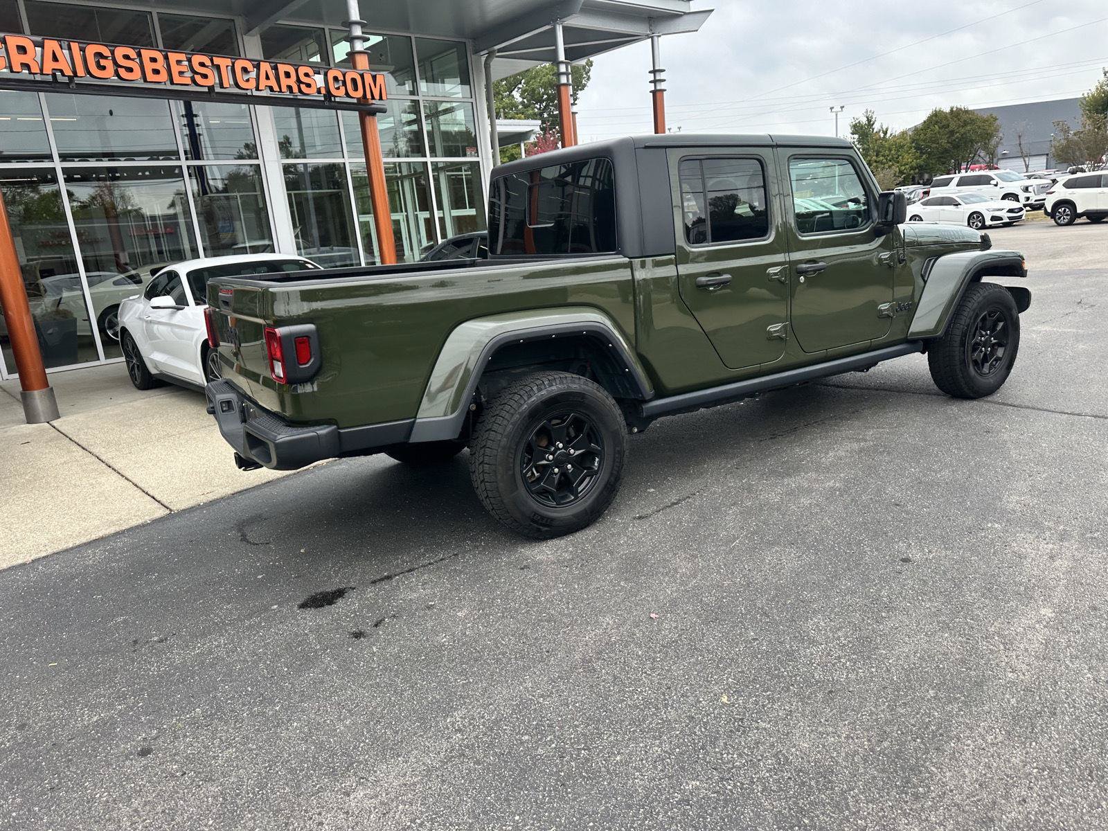 Used 2022 Jeep Gladiator Sport AWD/4WD image 4