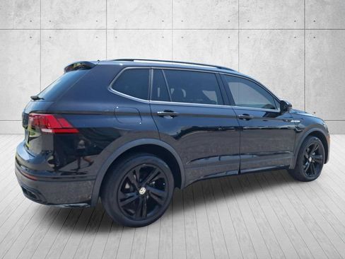 Used 2024 Volkswagen Tiguan SE R-Line FWD image 5