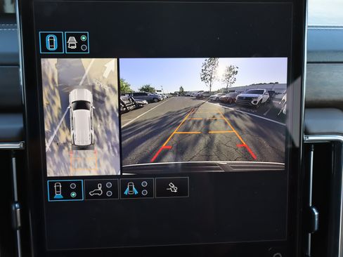 Used 2025 GMC Yukon Denali Ultimate AWD/4WD image 29
