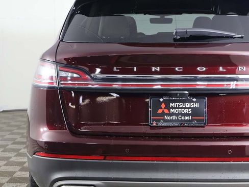 Used 2022 Lincoln Nautilus Reserve w/ Luxury Package image 17