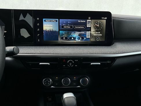 Used 2025 Nissan Kicks SV image 24