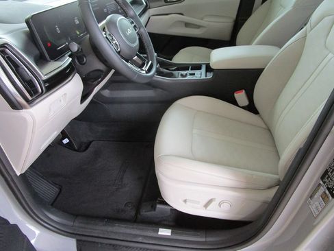 Used 2025 Kia Sorento S w/ Panoramic Sunroof Package FWD image 25