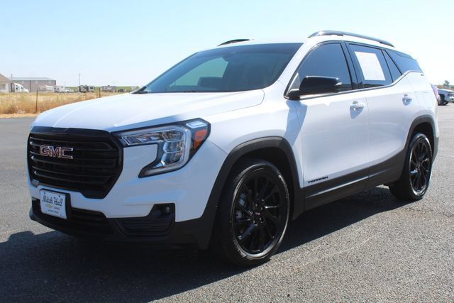 Used 2024 GMC Terrain SLT w/ Infotainment Package II FWD image 9