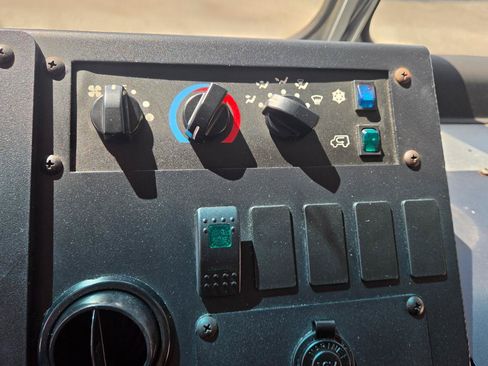 Used 2017 Ford E-350 and Econoline 350 Super Duty w/ A/C Prep Package RWD image 10