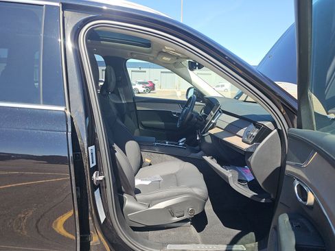 Used 2025 Volvo XC90 B6 Plus AWD/4WD image 13