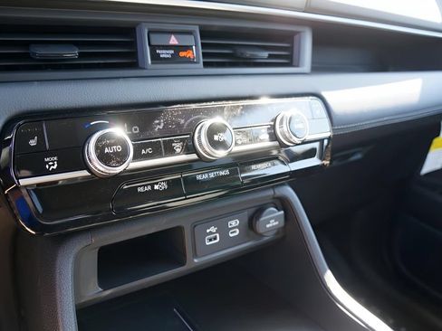 Used 2025 Honda Pilot EX-L image 19