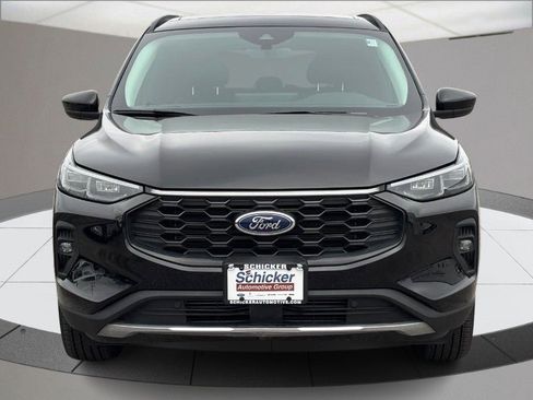 Used 2025 Ford Escape Platinum image 9