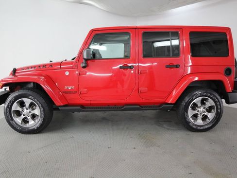 Used 2017 Jeep Wrangler Unlimited Sahara w/ Max Tow Package AWD/4WD image 4