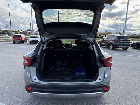 Used 2024 Chevrolet Trax LT w/ Driver Confidence Package image 19