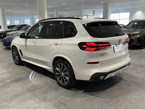 New 2026 BMW X5 xDrive50e w/ M Sport Package image 5