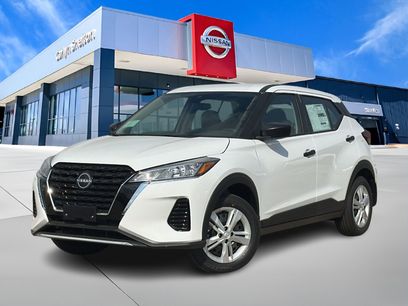 New 2025 Nissan Kicks Play S