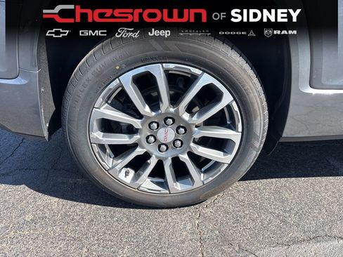 Used 2021 GMC Acadia Denali w/ Denali Ultimate Package AWD/4WD image 11