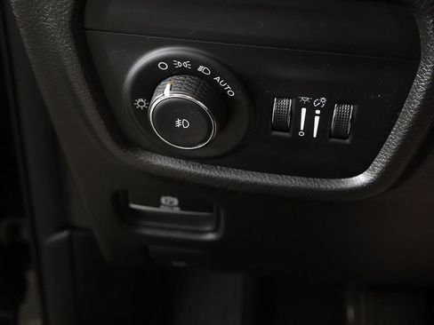 Used 2021 Jeep Grand Cherokee L Limited AWD/4WD image 39
