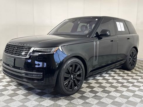Used 2023 Land Rover Range Rover SE image 2
