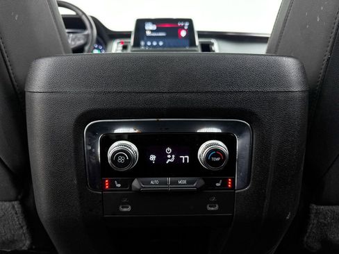 Used 2022 GMC Yukon SLT w/ SLT Premium Package image 29