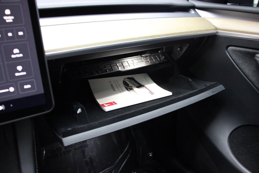 Used 2023 Tesla Model Y Long Range AWD/4WD image 29