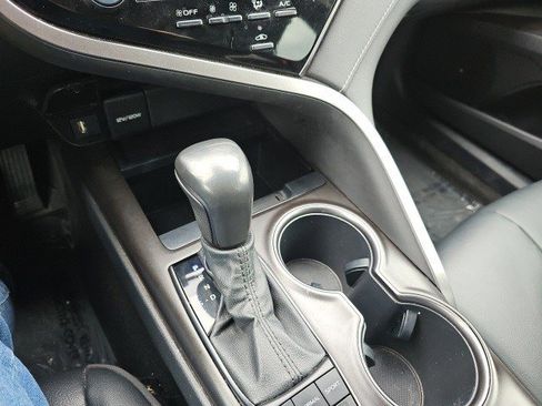 Used 2022 Toyota Camry SE image 24