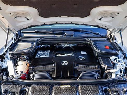 Used 2024 Mercedes-Benz GLS 580 4MATIC image 29