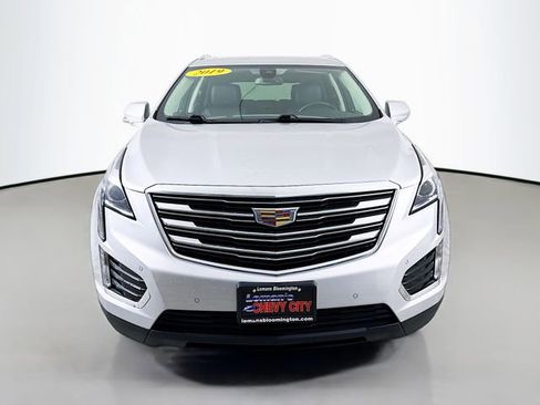 Used 2019 Cadillac XT5 Luxury image 2